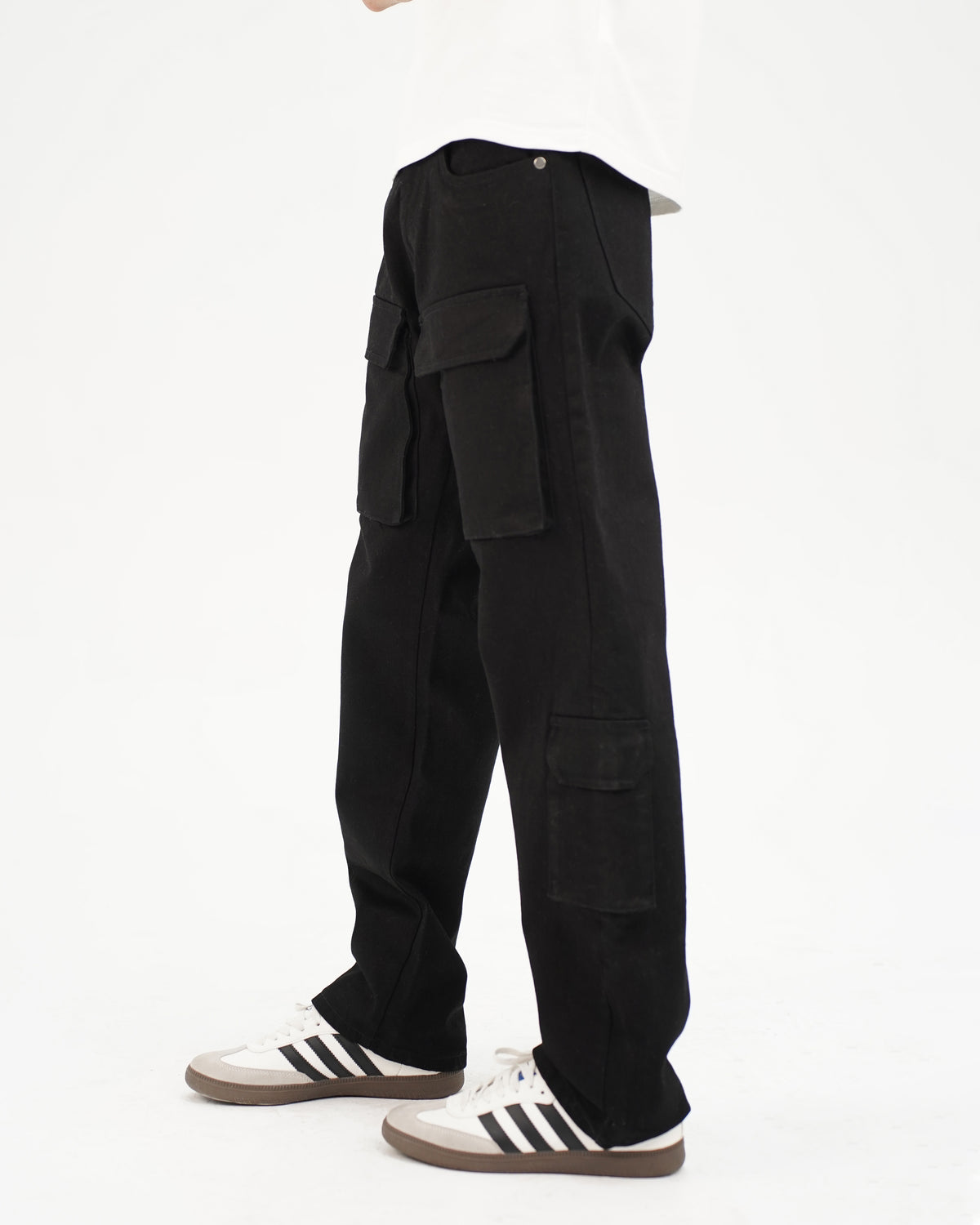 RELAXED CARGO JEANS