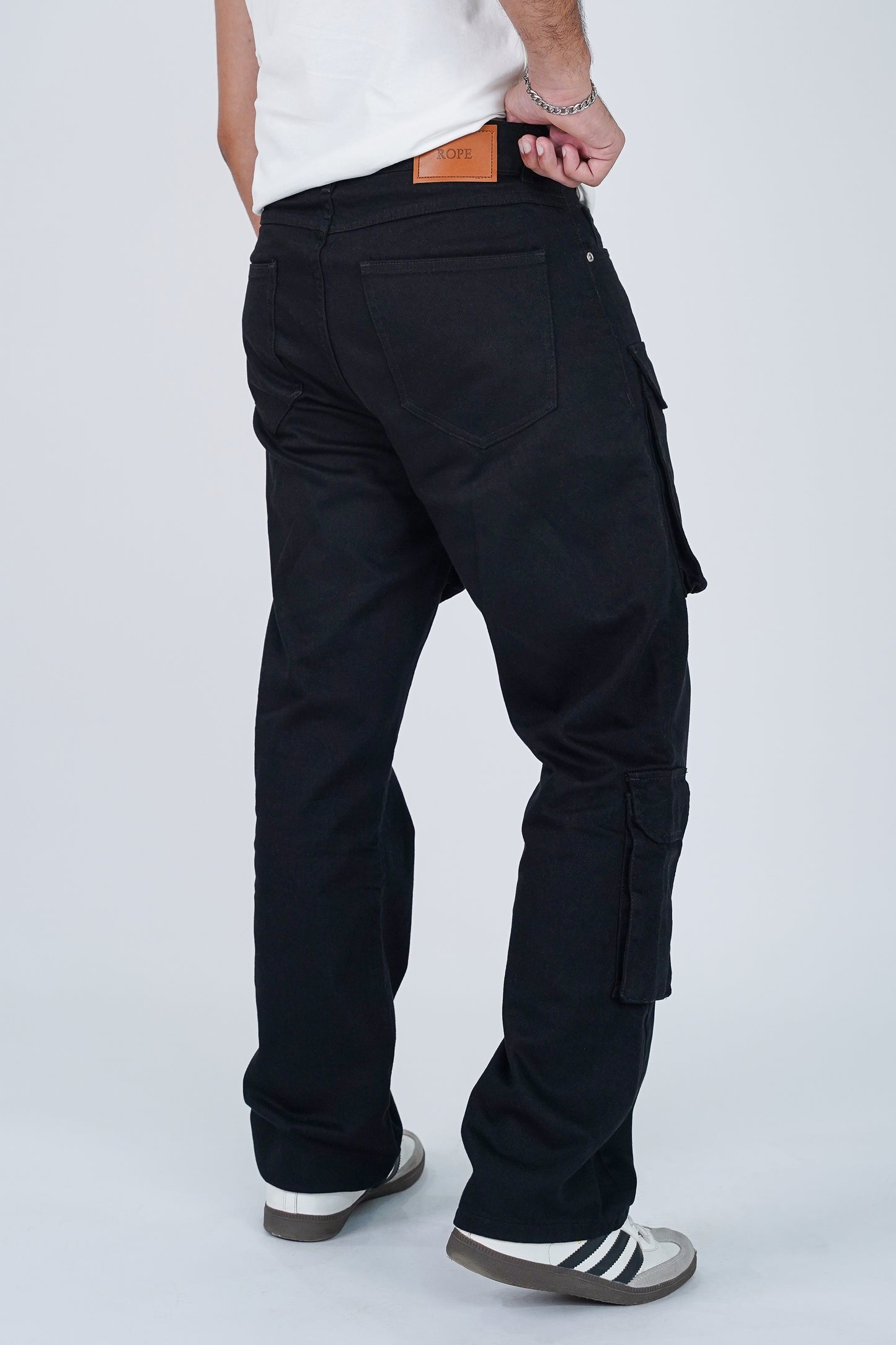 RELAXED CARGO JEANS