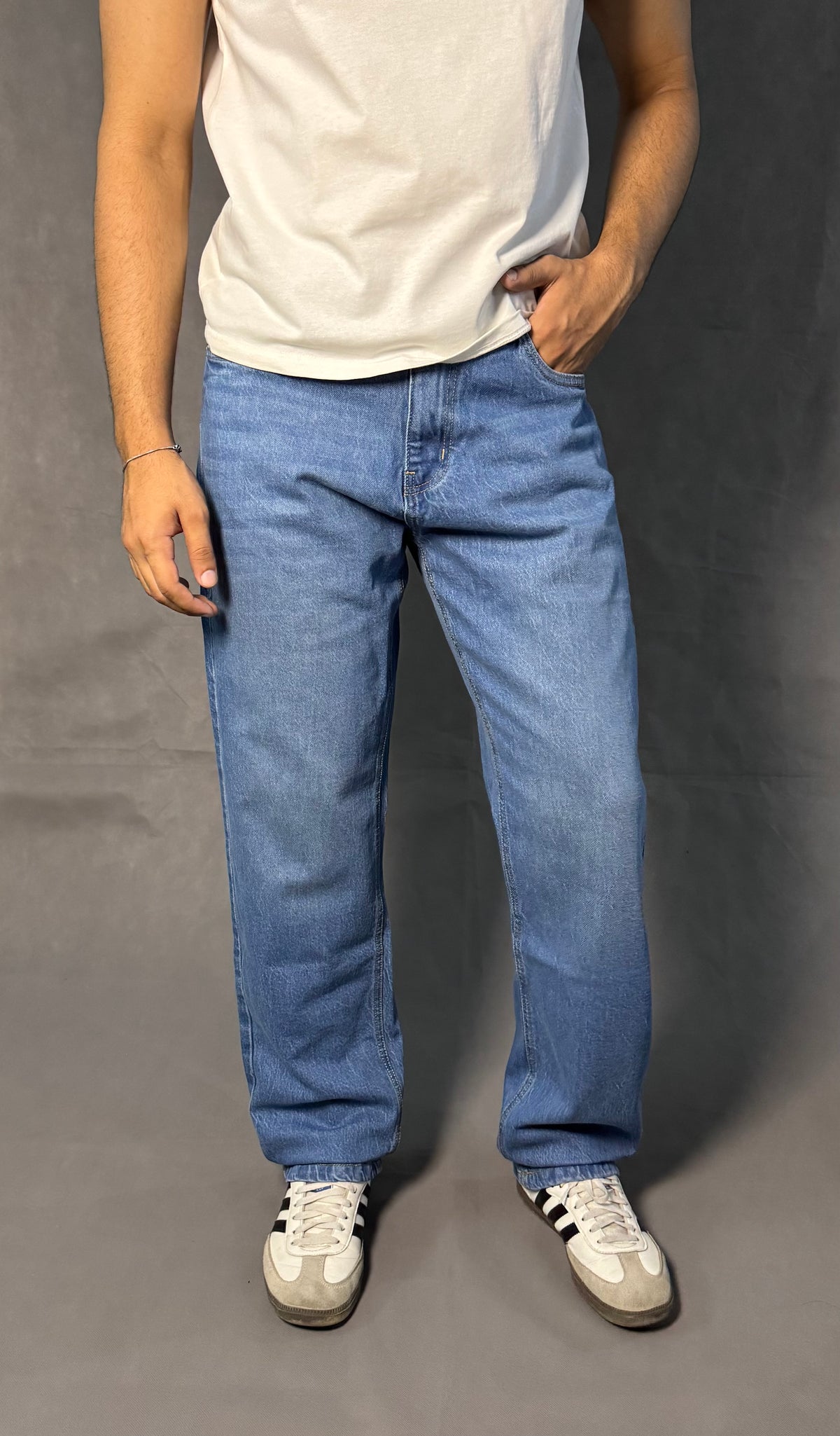 STRAIGHT FIT - SOFT BLUE